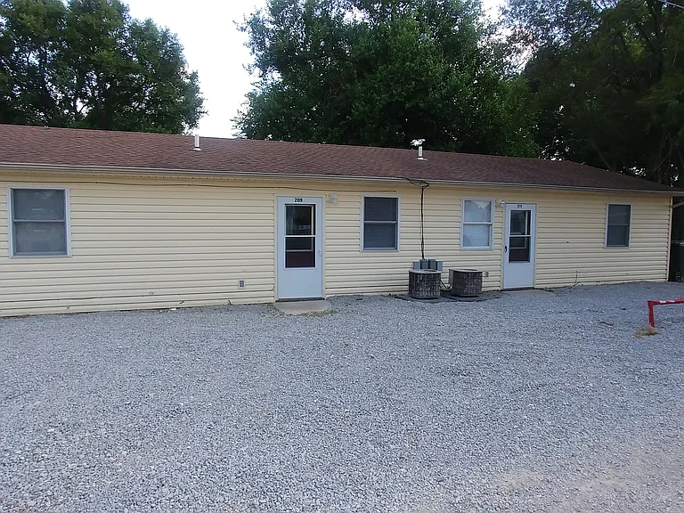 207 N Elm St #207 — Photo 26