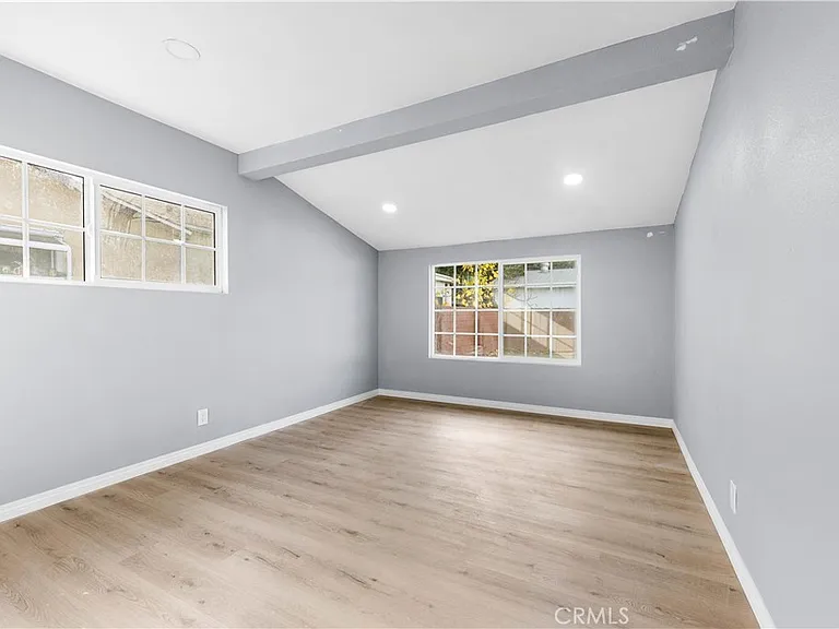 5651 Radford Ave — Photo 2