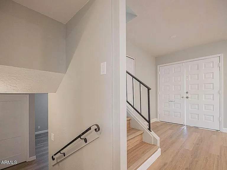 1646 E Hermosa Dr — Photo 4