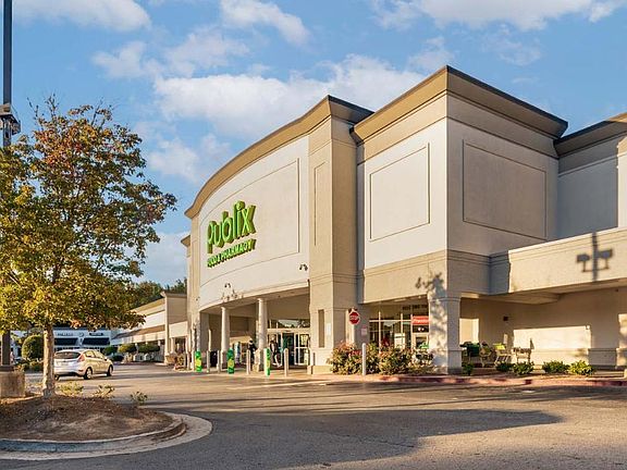 Publix right across the train tracks