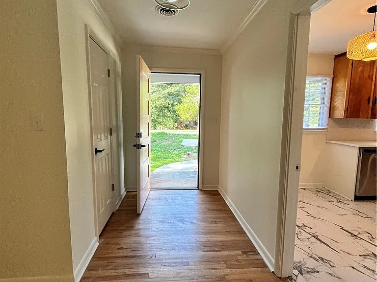 1066 College Station Rd — Photo 5