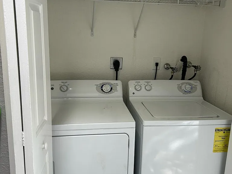 SE 15th Pl — Photo 12