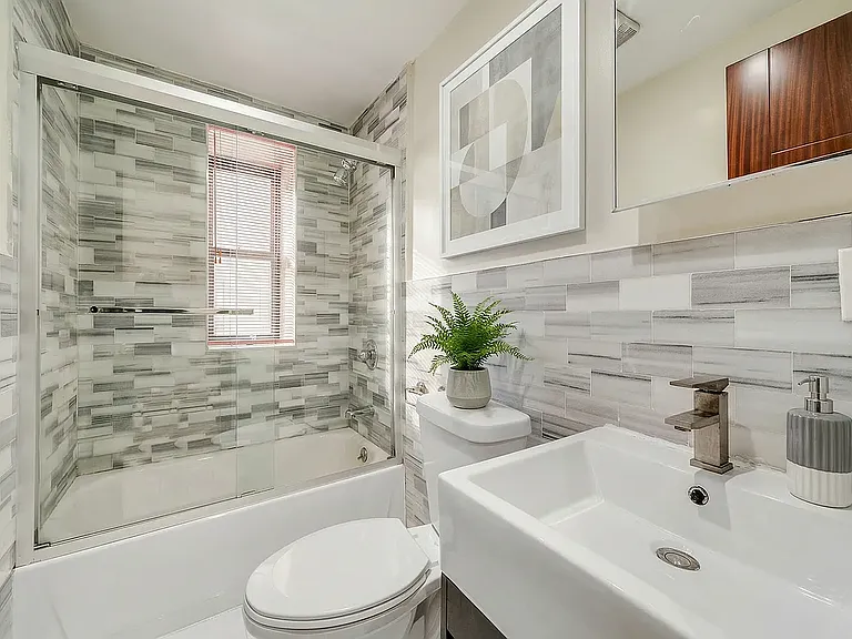 206 W 109th St #1D — Photo 3