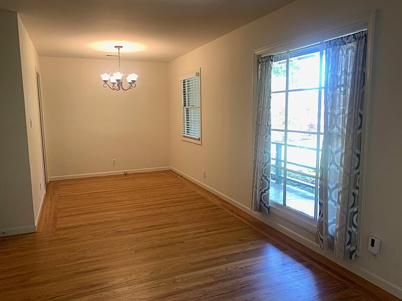 3rd image of 1476 Maxine Ave