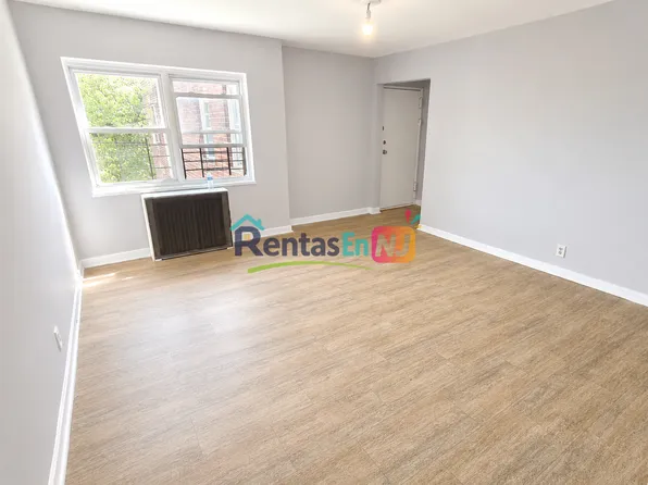 70 Crawford St, Newark, NJ