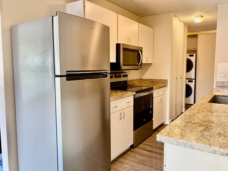 321 Bellevue Way SE — Photo 10