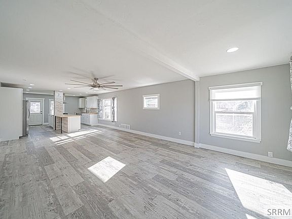 5th image of 405 S Milton Ave
