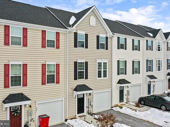 2nd image of 213 Montreal Way