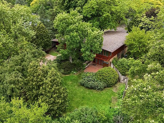 4th image of 2211 Hill Ln S