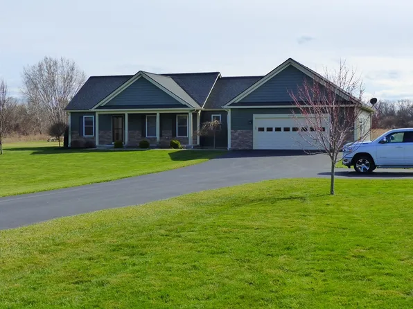 1823 Spafford Rd, Phelps, NY 14532
