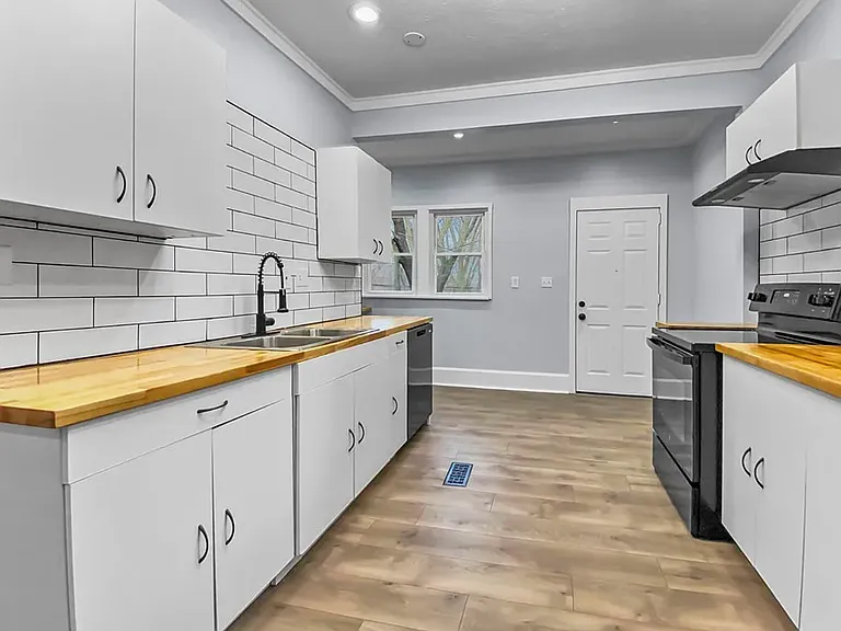 2292 Bellfield Ave — Photo 4