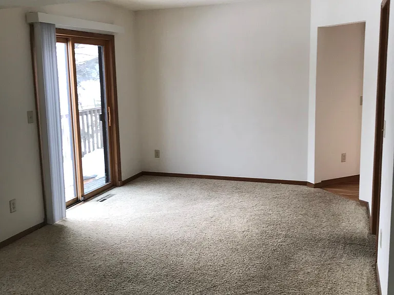 4355 Shoreline Dr — Photo 7