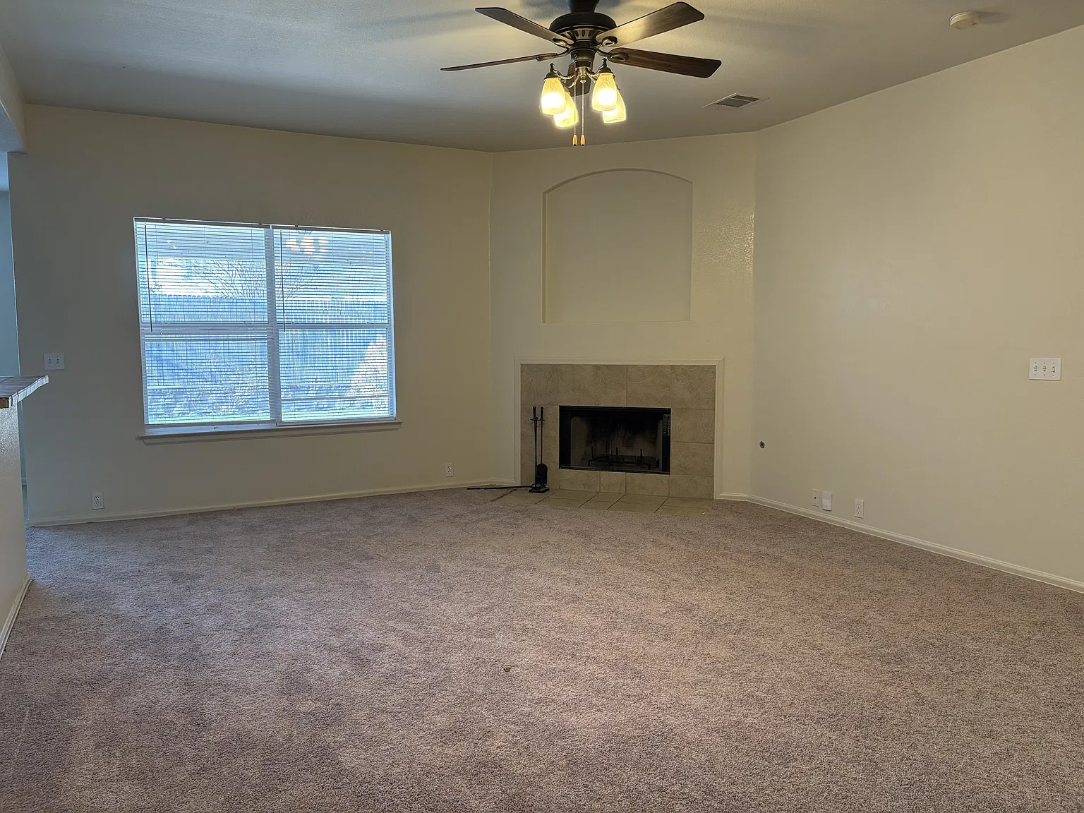 Camelia Parkway 125 -- Stefani - 1 — Photo 2