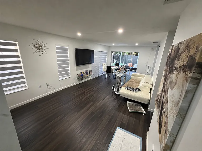 13990 SW 160th Ter — Photo 2