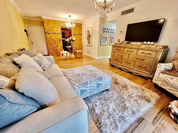 610 NW 13th St APT 11, Boca Raton, FL 33486
