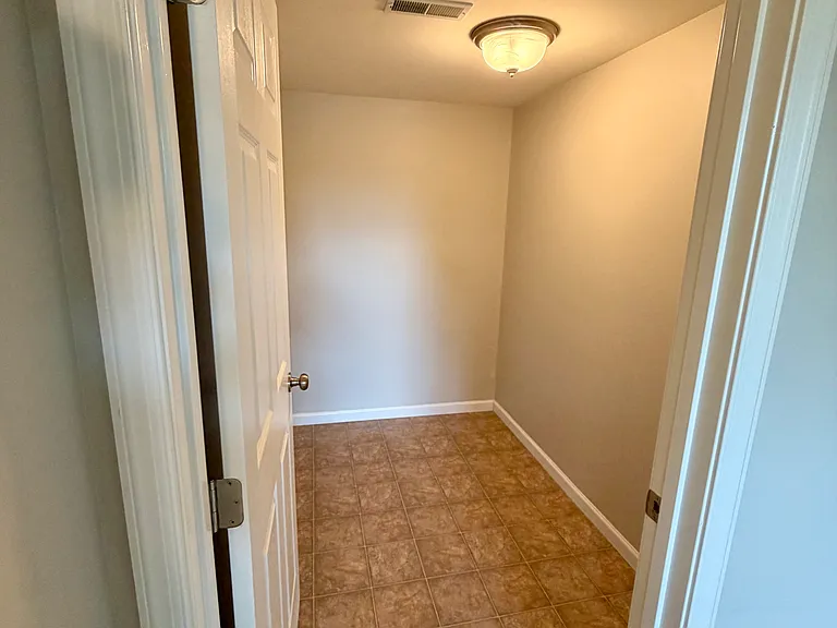 349 Wealdstone Rd — Photo 15