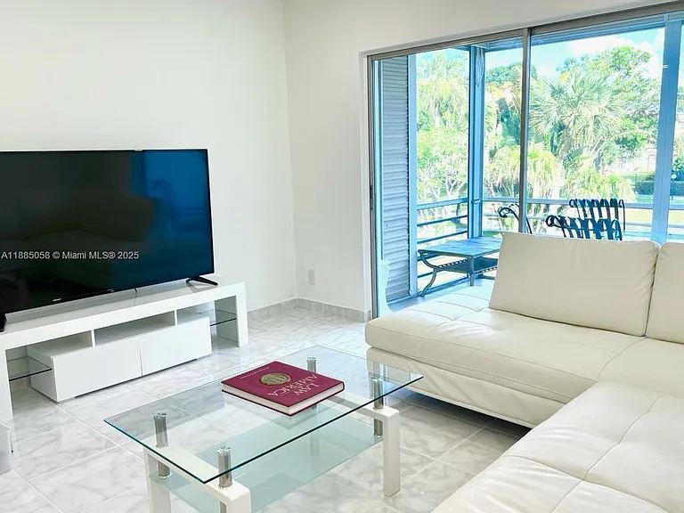 5051 W Oakland Park Blvd #204 — Photo 6