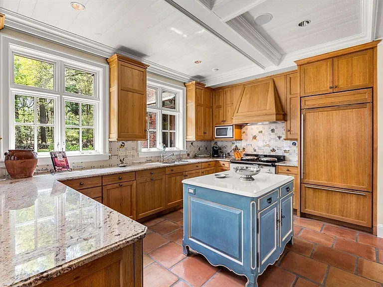 110 Juniper Rd — Photo 12