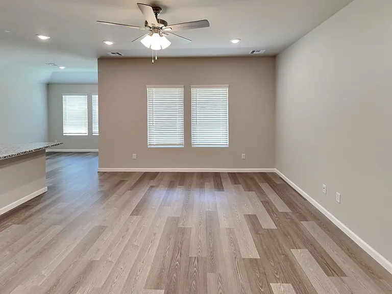 10504 SW 41st St — Photo 4