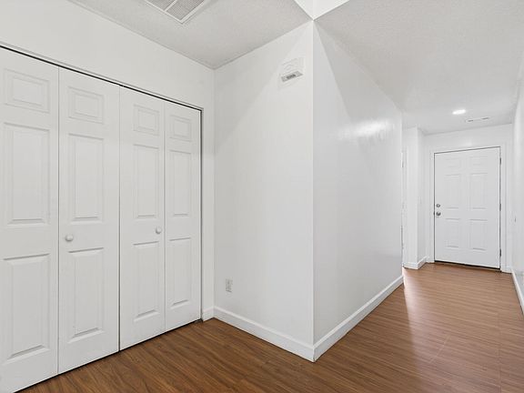 5th image of 101 Perigon Ct