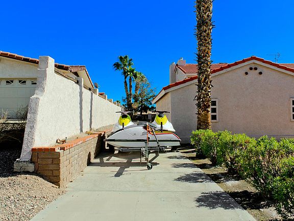 3rd image of 2502 Demaret Dr