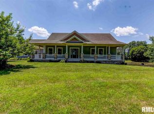 11181 Robinson Ln, Athens, IL 62613