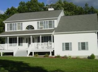 34 Grace Ln, Pleasant Valley, NY 12569