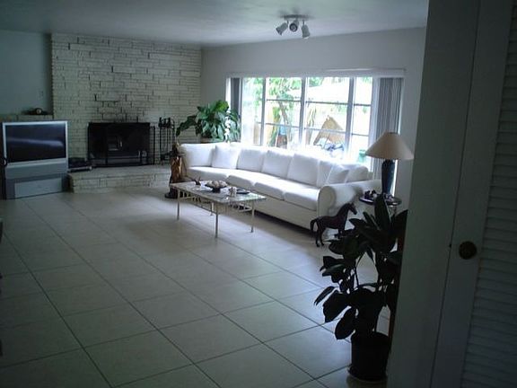 Family Room (1)