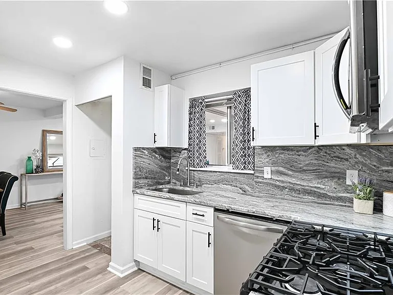 4300 Roswell Rd NE #34 — Photo 16