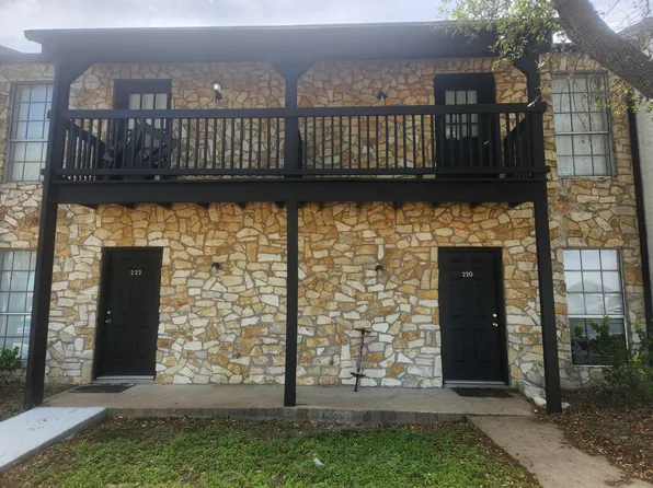 River Oaks Apartments