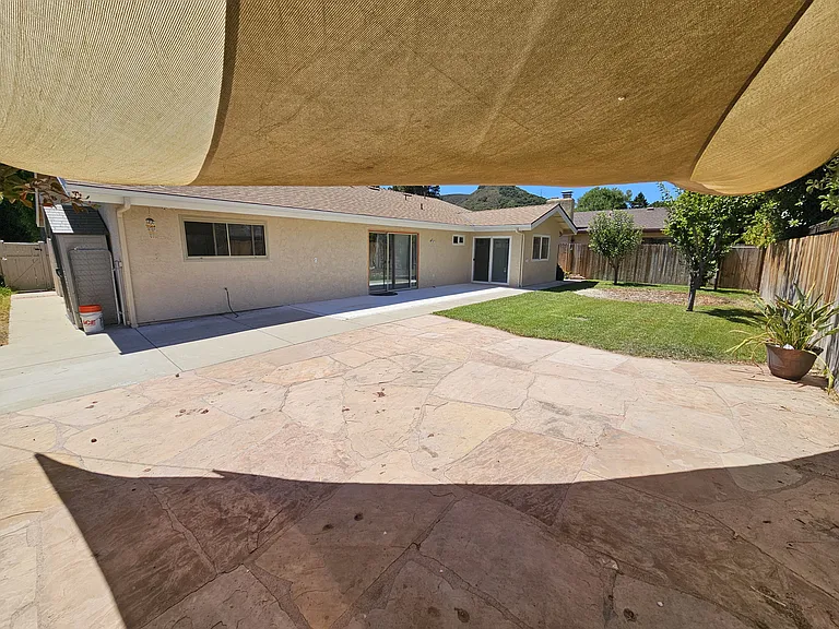 1960 Partridge Dr — Photo 3