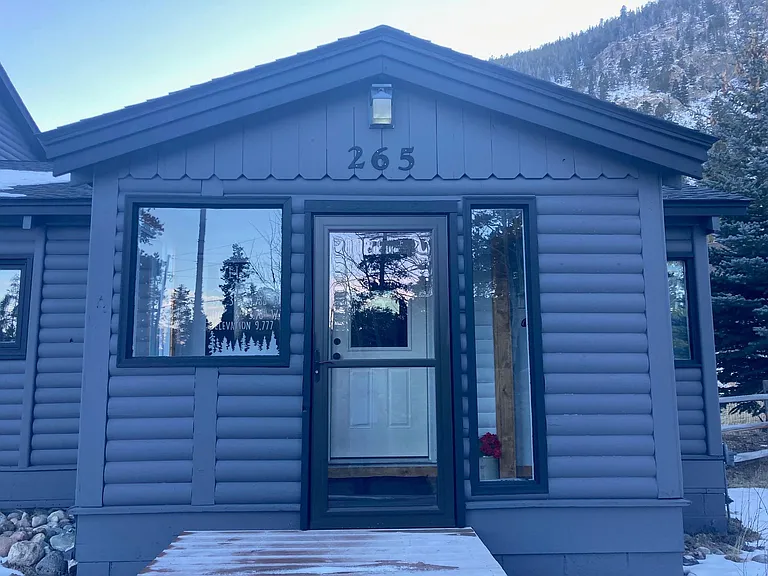 265 Pine Dr — Photo 1