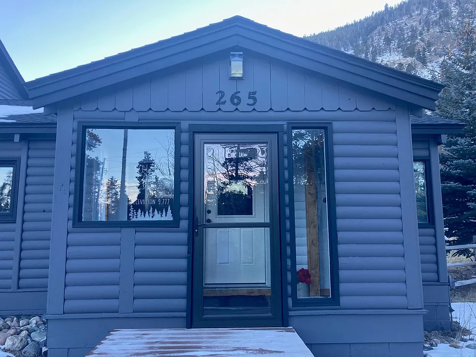 265 Pine Dr