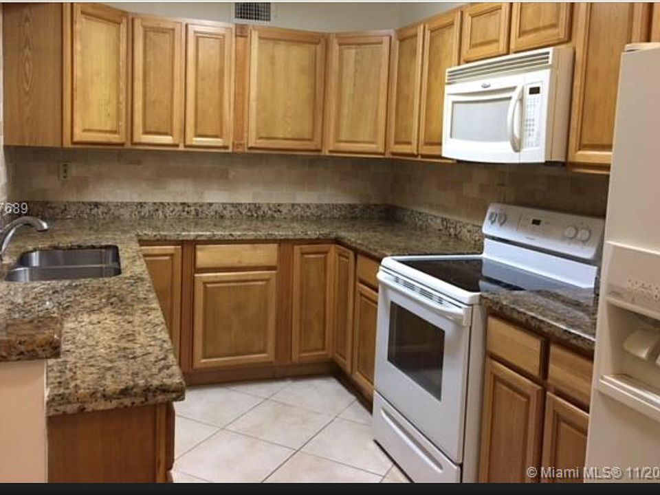 2nd image of 11478 NW 79th Ln
