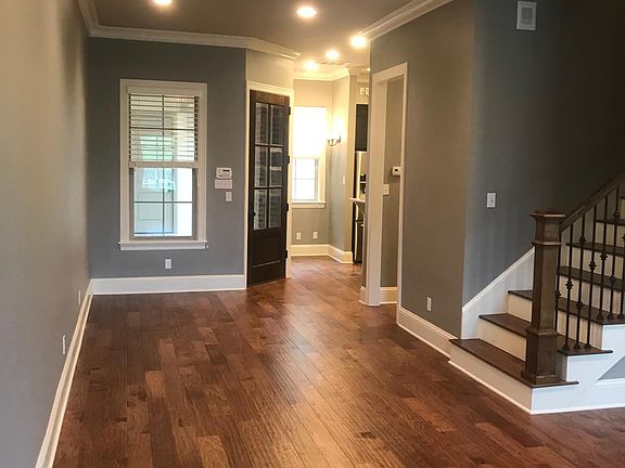 2nd image of 1938 Chestnut Park Ln