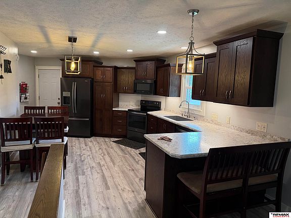 3rd image of 631 Capitol Beach Blvd