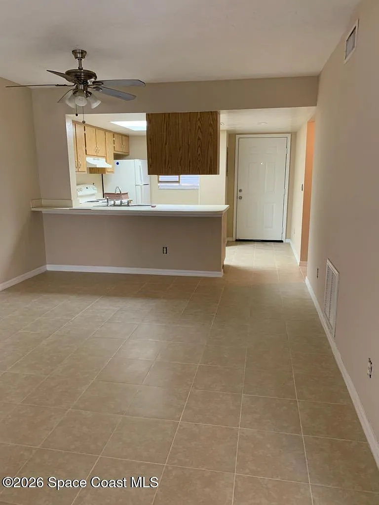2 bed, 2.0 bath, 864 sqft, $1,300 — Photo 4