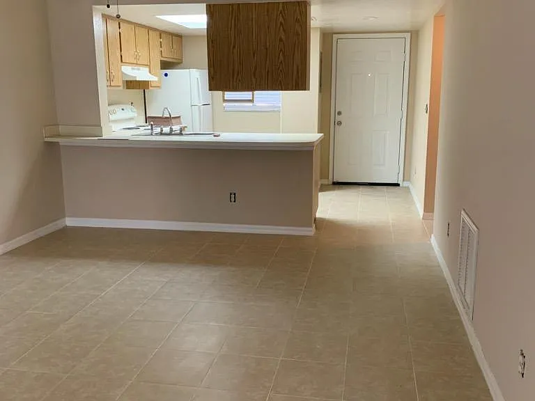 1602 University Ln #1303 — Photo 3