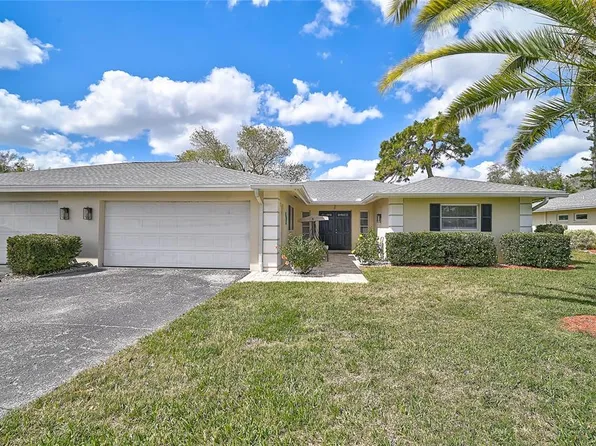 7128 W Country Club Dr N, Sarasota, FL 34243