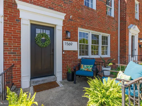 1569 Doxbury Rd, Towson, MD 21286