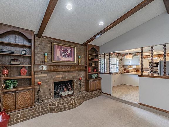 4th image of 1708 Glenwood Dr