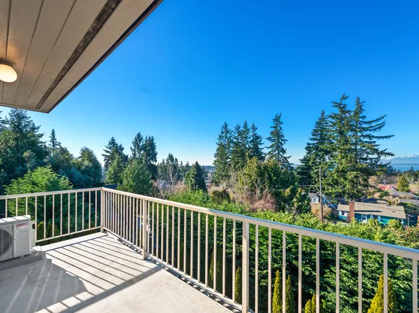 11551 Greenwood Ave N APT 303, Seattle, WA 98133