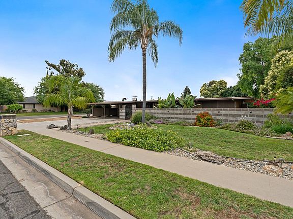 5th image of 455 W Escalon Ave