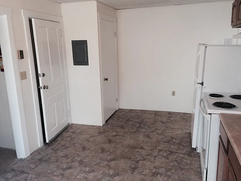 46 E Main St — Photo 8