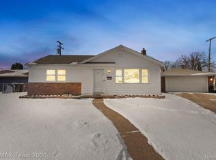 9 Christine Ct, Dearborn, MI