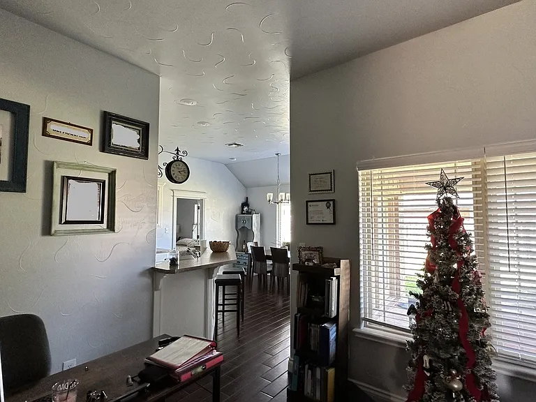 1205 Alma Dr — Photo 5