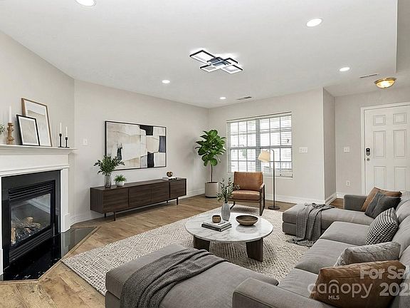 3rd image of 1419 Cold Creek Pl