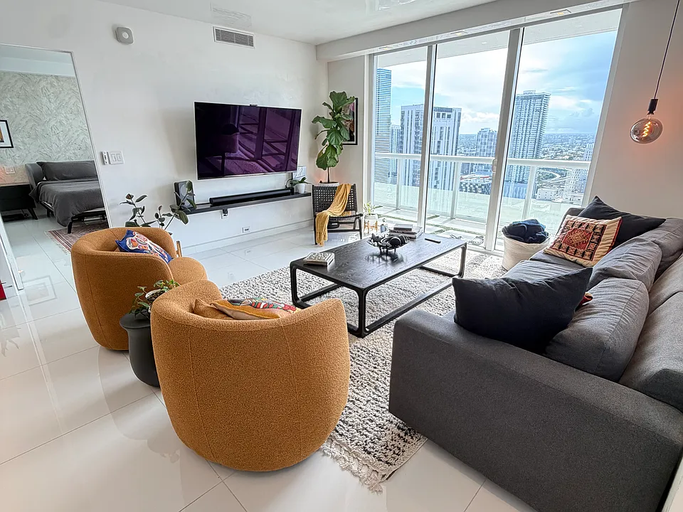 50 Biscayne Blvd #3901