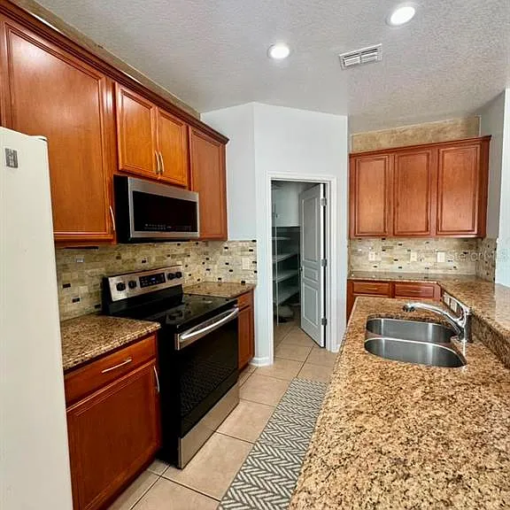 7713 Jailene Dr — Photo 6