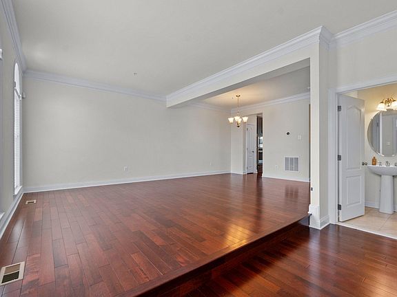 5th image of 7673 Elmcrest Rd